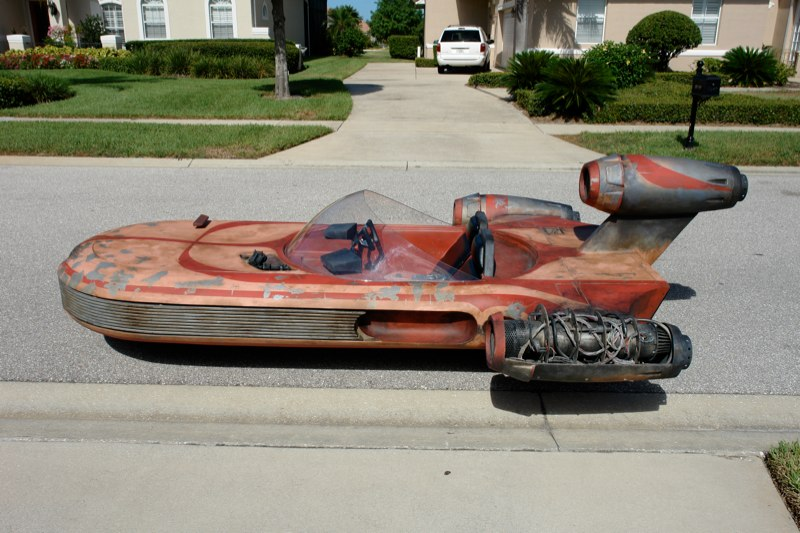 Illustration for article titled Drivable Star Wars Landspeeder Will Not Take You To Mos Eisley, Still Kicks Ass